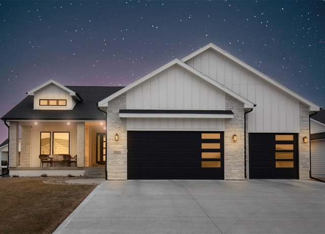 Property at 5021 148th Cir, Urbandale, IA 50323, 5 beds, 3 baths