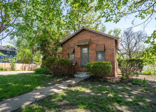 Property at 2315 SW 11th St, Des Moines, IA 50315, 1 bed, 1 bath