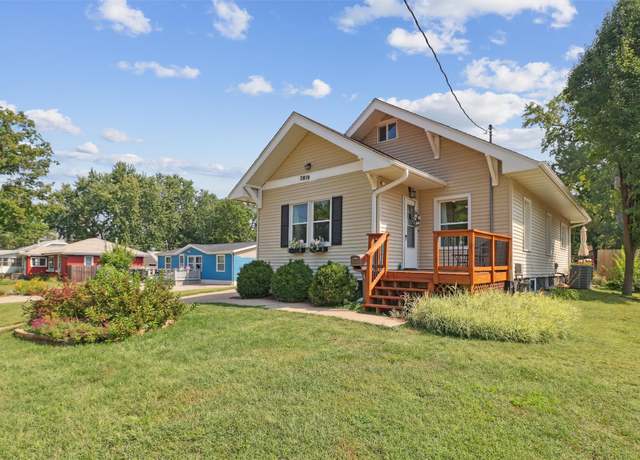 Property at 2819 51st St, Des Moines, IA 50310, 4 beds, 1 bath