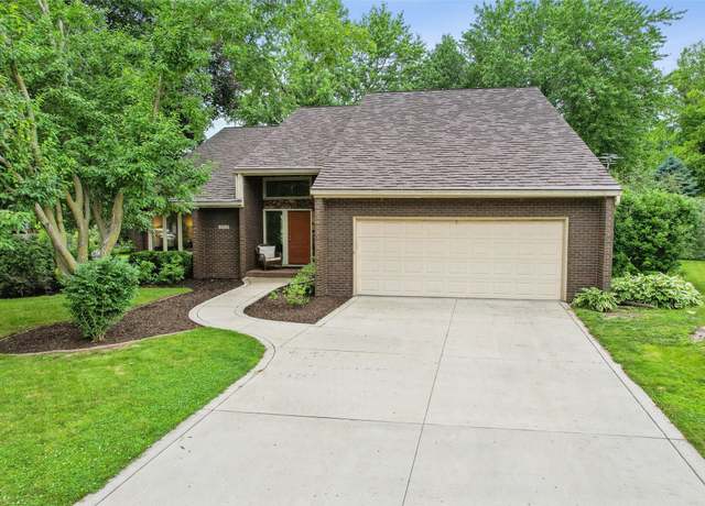 Property at 6008 Dogwood Cir, Johnston, IA 50131, 3 beds, 2.5 baths