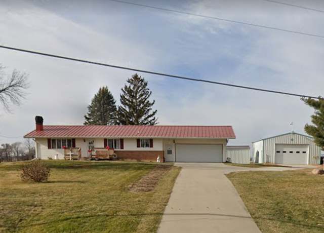 Property at 4075 W Highway F36 Hwy W, Newton, IA 50208, 2 beds, 1.5 baths