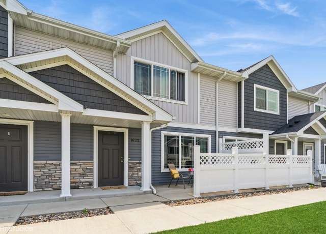Property at 1022 NE 57th Ln, Ankeny, IA 50021, 3 beds, 2.5 baths