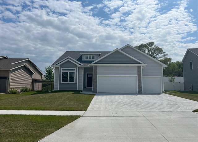 Property at 2817 NW 21st St, Ankeny, IA 50023, 3 beds, 2 baths