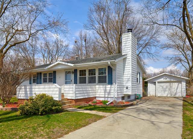 Property at 215 Waukee Ave, Waukee, IA 50263, 3 beds, 2 baths