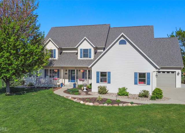Property at 10359 NW 40th St, Polk City, IA 50226, 6 beds, 4 baths