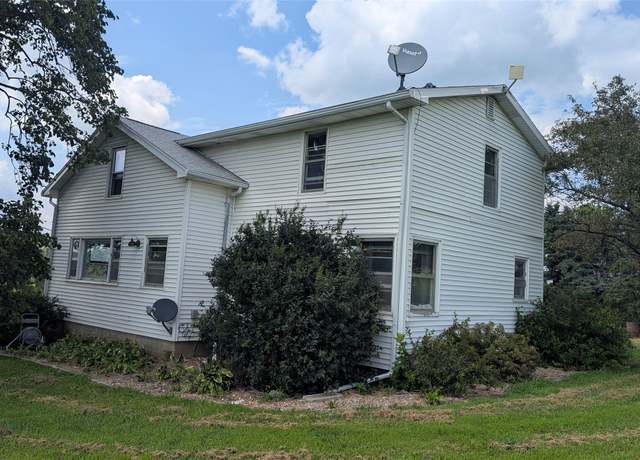 Property at 2063 220th St, Marshalltown, IA 50158, 4 beds, 2 baths