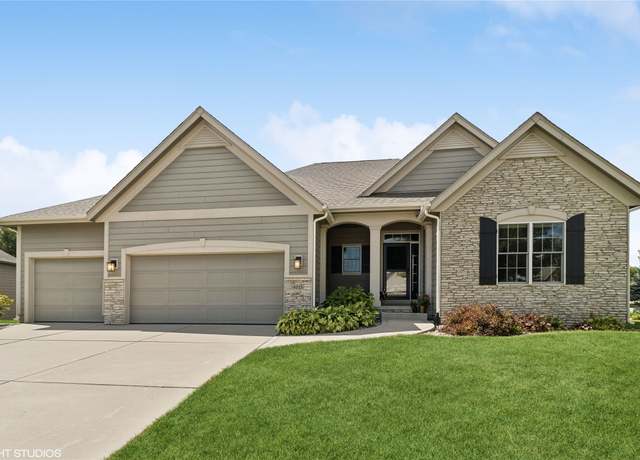 Property at 4015 SW 5th Ct, Ankeny, IA 50023, 5 beds, 3.5 baths