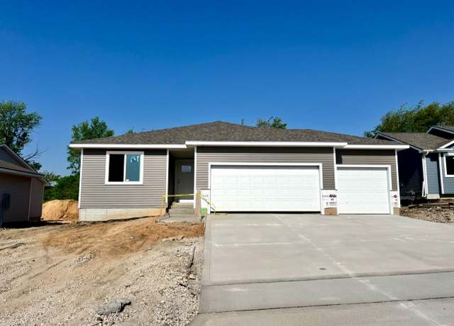 Property at 207 S Walnut Dr, Norwalk, IA 50211, 3 beds, 2 baths