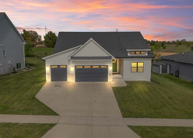 Property at 1114 Warrior Run Dr, Norwalk, IA 50211, 4 beds, 2.5 baths