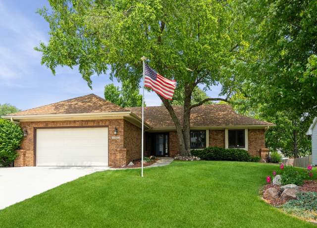 Property at 10823 Elmcrest Dr, Clive, IA 50325, 4 beds, 3 baths