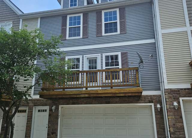Property at 1147 Blackstone Ln, Pleasant Hill, IA 50327, 2 beds, 2 baths