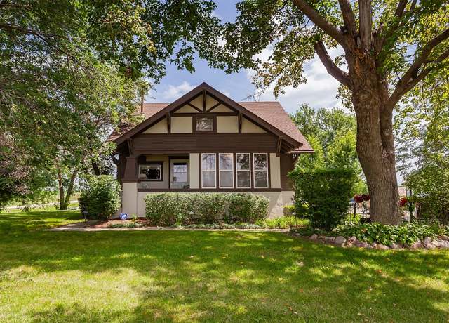 Property at 1310 Prairieview Ave, Van Meter, IA 50261, 3 beds, 2.5 baths