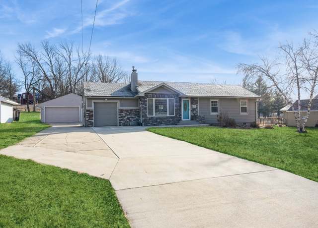 Property at 1649 NW 80th St, Clive, IA 50325, 3 beds, 2 baths