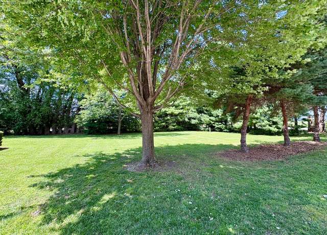 Property at 2270 NW 58th Ave, Des Moines, IA 50313, 3 beds, 2 baths
