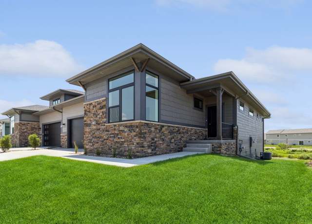 Property at 136 NW Sunrise Dr, Waukee, IA 50263, 3 beds, 3 baths