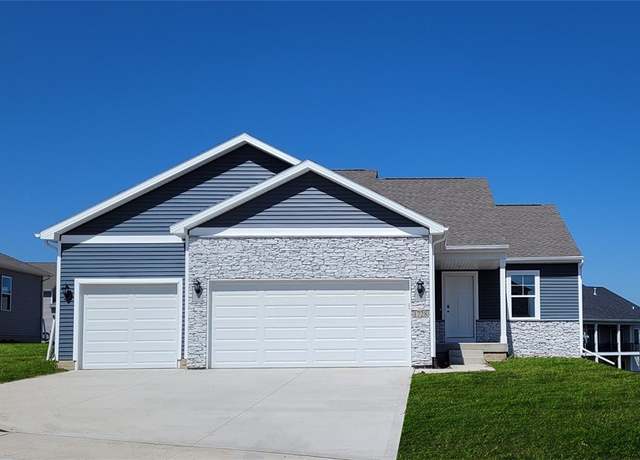Property at 2821 E 50th Ct, Des Moines, IA 50317, 4 beds, 3.5 baths