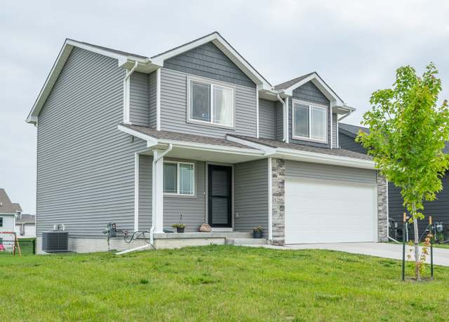 Property at 1255 NW Pine Bluff Cir, Waukee, IA 50263, 4 beds, 3.5 baths