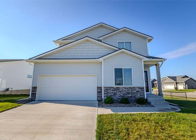 Property at 3225 NW 29th St, Ankeny, IA 50023, 3 beds, 2.5 baths
