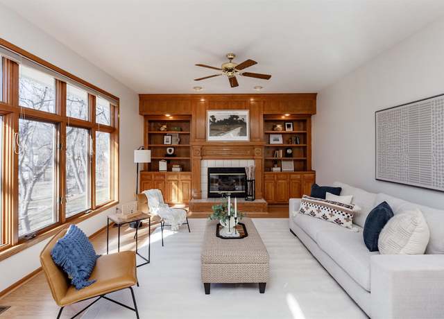 Property at 3514 SW 33rd St, Des Moines, IA 50321, 4 beds, 3 baths