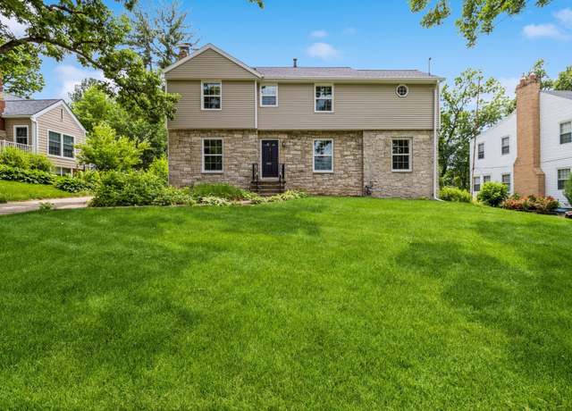 Property at 5804 Harwood Dr, Des Moines, IA 50312, 3 beds, 2.5 baths