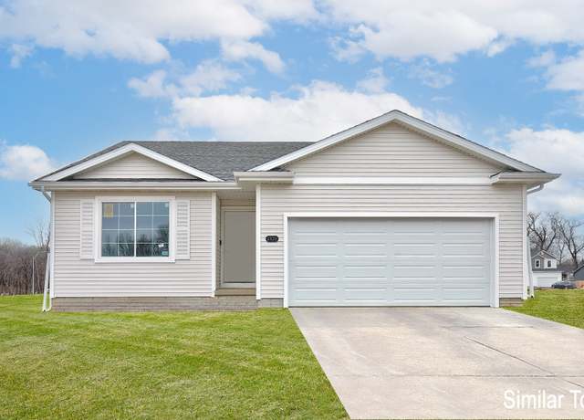Property at 4375 E 44th St, Des Moines, IA 50317, 3 beds, 2 baths