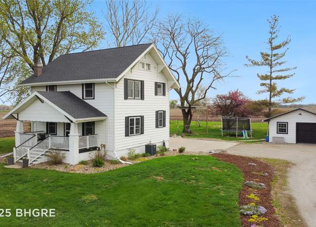 Property at 17118 Fulton St, Indianola, IA 50125, 3 beds, 2 baths