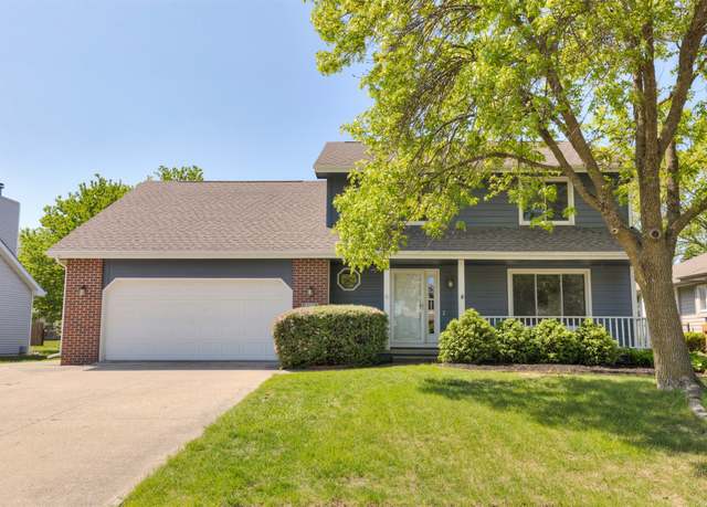 Property at 8210 Plum Dr, Urbandale, IA 50322, 4 beds, 2.5 baths