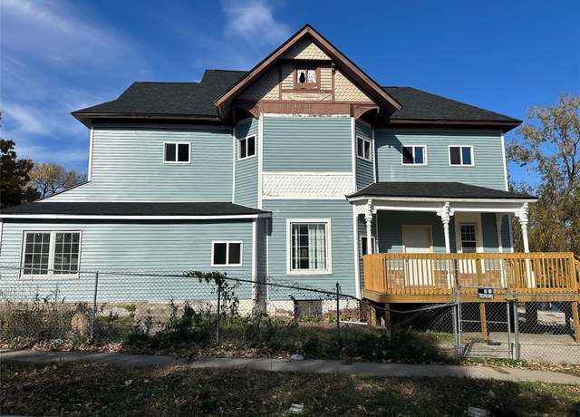Property at 1315 7th St, Des Moines, IA 50314, 4 beds