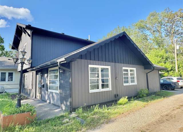 Property at 3841 Columbia St, Des Moines, IA 50313, 3 beds, 2 baths
