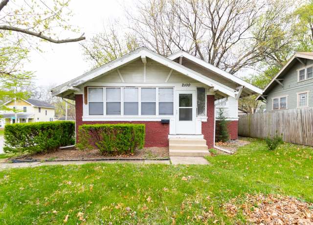 Property at 2100 E 13th St, Des Moines, IA 50316, 2 beds, 1 bath