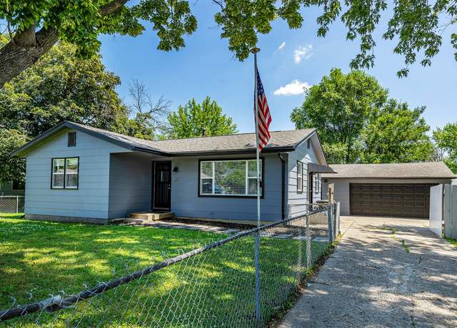 Property at 3113 E 36th Ct, Des Moines, IA 50317, 3 beds, 1 bath