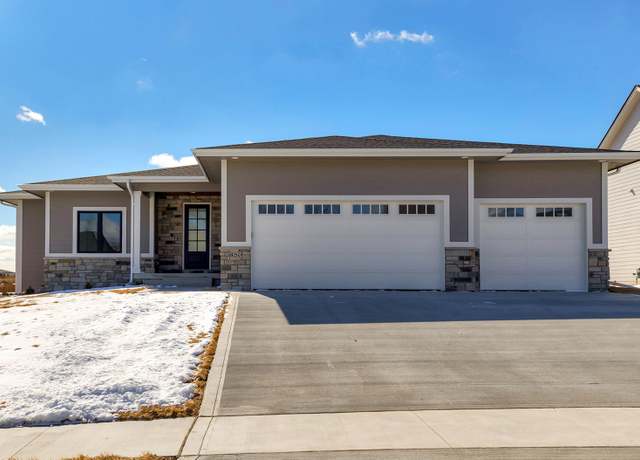 Property at 850 Roman Rd, Waukee, IA 50263, 3.5 baths