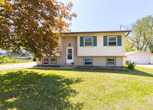 Property at 125 Dayton St, Hartford, IA 50118, 4 beds, 1 bath