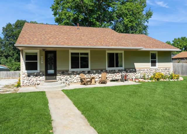Property at 509 N I St, Indianola, IA 50125, 3 beds, 1.5 baths