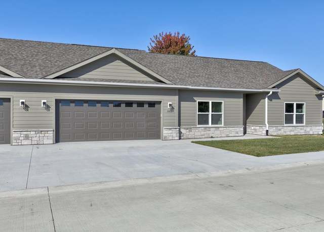Property at 1001 Faith Place St, Dallas Center, IA 50063, 2 beds, 2 baths