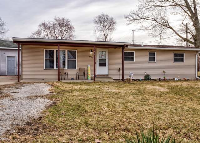 Property at 1907 5th St, Nevada, IA 50201, 3 beds, 1.5 baths