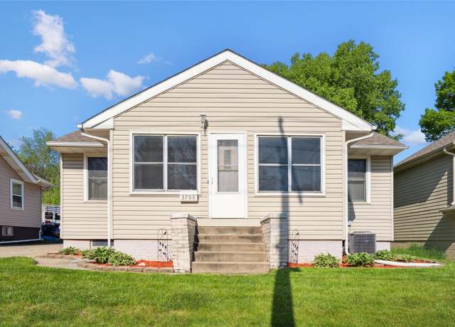 Property at 3708 Cornell St, Des Moines, IA 50313, 2 beds, 1 bath