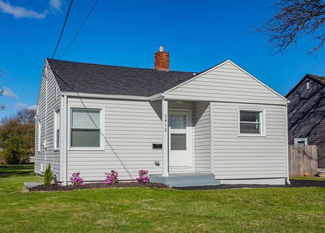 Property at 1412 Searle St, Des Moines, IA 50317, 3 beds, 2 baths