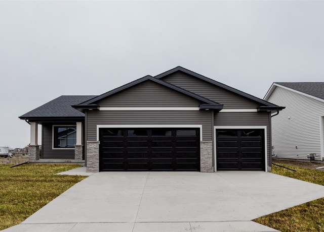 Property at 9724 Thorton Dr, Johnston, IA 50131, 3 beds, 2 baths