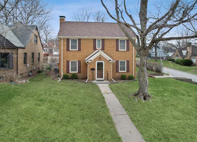 Property at 5838 Harwood Dr, Des Moines, IA 50312, 4 beds, 2.5 baths