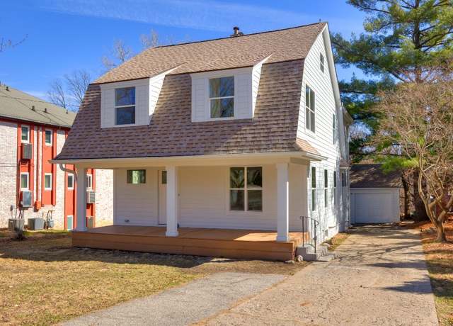 Property at 415 42nd St, Des Moines, IA 50312, 4 beds, 2.5 baths