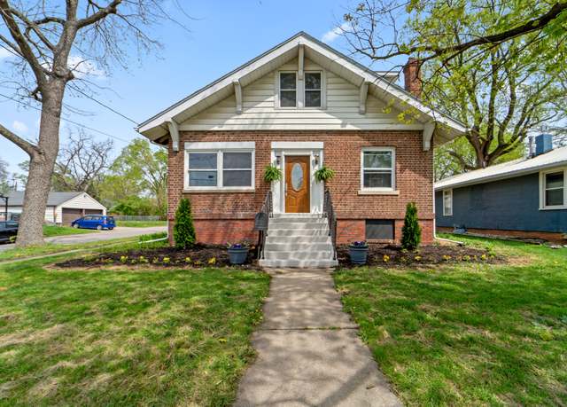 Property at 1735 E 22nd St, Des Moines, IA 50317, 4 beds, 2 baths