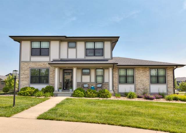 Property at 3509 Berkshire Pkwy, Clive, IA 50325, 3 beds, 2.5 baths