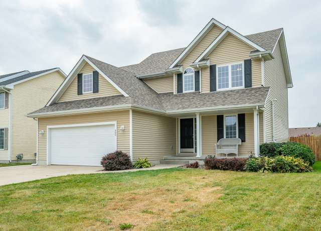 Property at 200 SE Dorr Ct, Pleasant Hill, IA 50327, 4 beds, 3.5 baths