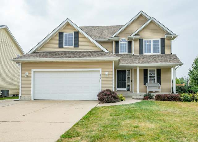 Property at 200 SE Dorr Ct, Pleasant Hill, IA 50327, 4 beds, 3.5 baths