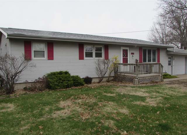 Property at 801 W Long Lane Dr, Knoxville, IA 50138, 3 beds, 1.5 baths