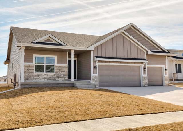 Property at 1029 Westridge St SW, Bondurant, IA 50035, 3 beds, 2 baths