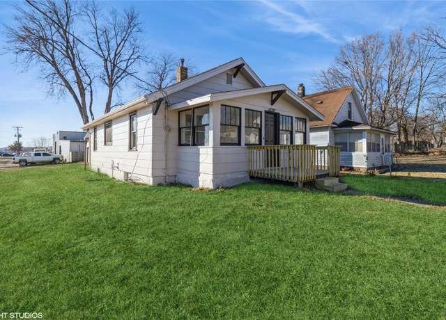 Property at 1921 Logan Ave, Des Moines, IA 50316, 2 beds, 1 bath