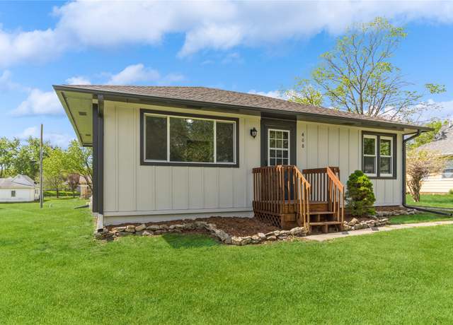 Property at 408 E Benton St, Winterset, IA 50273, 2 beds, 1 bath