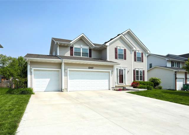 Property at 12417 Airline Ave, Urbandale, IA 50323, 4 beds, 2.5 baths